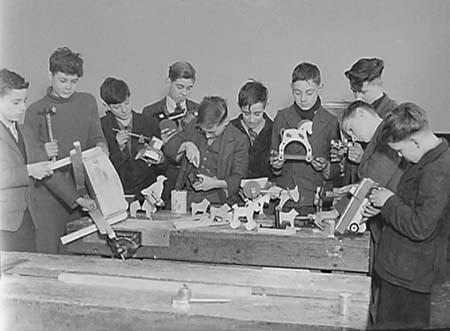 1944 Toymaking 01