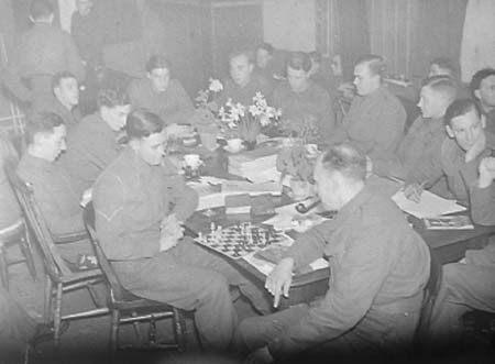 1940 Troops Centre 03