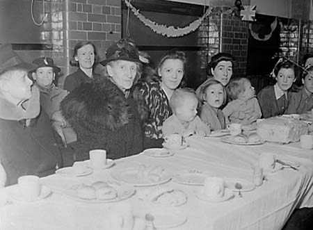 1946 Tea Party 07