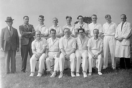 1949 Cricket Team 01