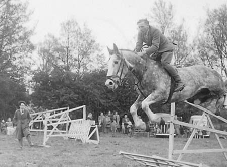 1949 Gymkhana 04