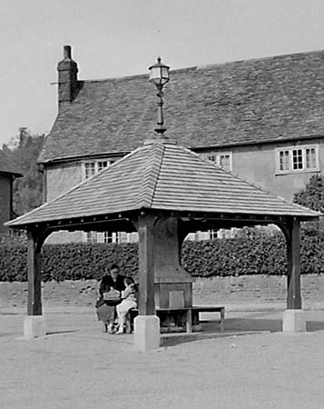 1951 Bus Shelter 03