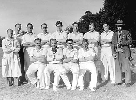 1951 Cricket Team 01
