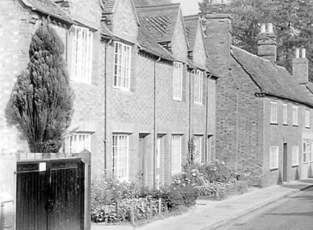 1957 Cottages 02