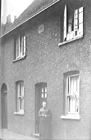 Bedford St (23) 1935.1551