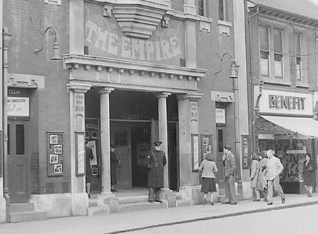 Empire Cinema 1944 03