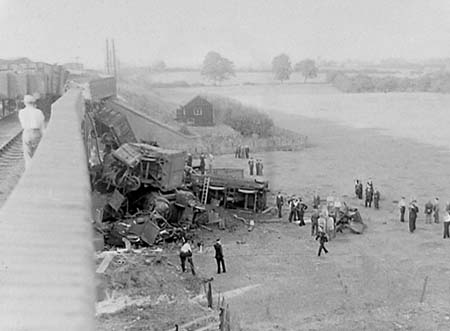 1949 Railway Accident 07