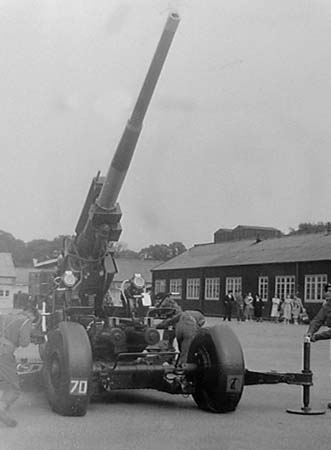 1950 Artillery Display 11