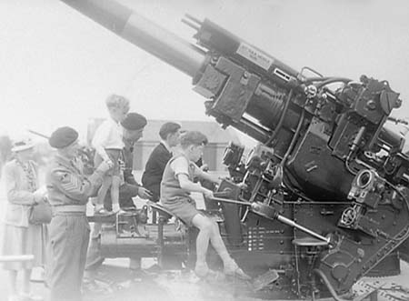 1950 Artillery Display 14