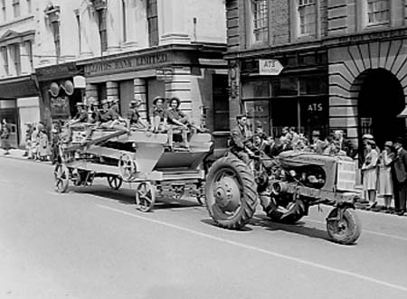 1943 Farming Sunday 24