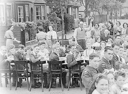 1945 Street Parties 33