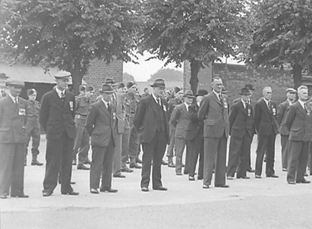 1944 Old Comrades 07