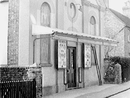   Kinema Closes 1939.1660