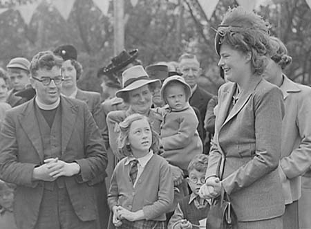 1945 Fancy Dress 04
