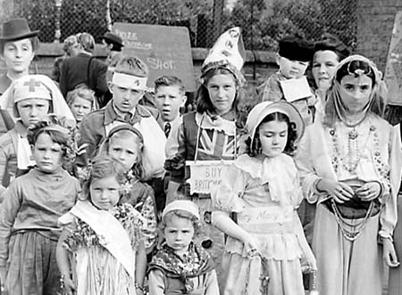 1945 Fancy Dress 13