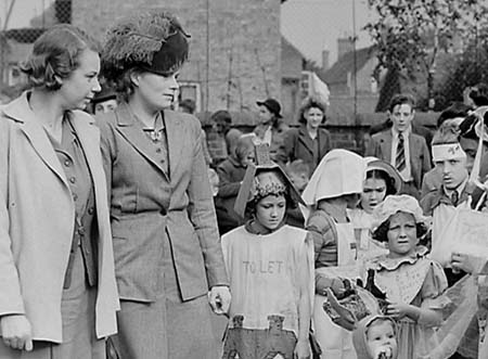 1945 Fancy Dress 16