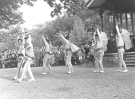 Polish Dancers 09