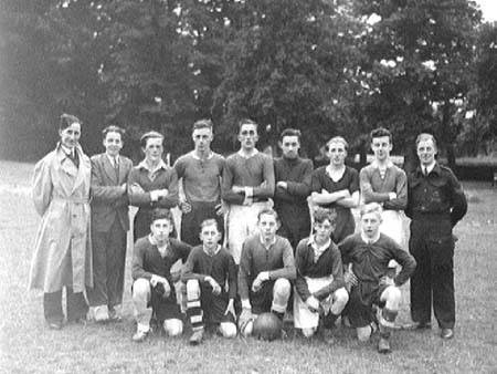 1945 Town Junior Team 01
