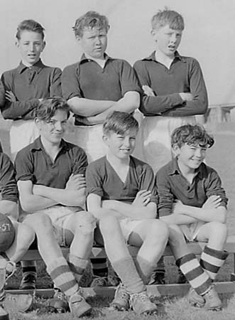 1957 Football Teams 02