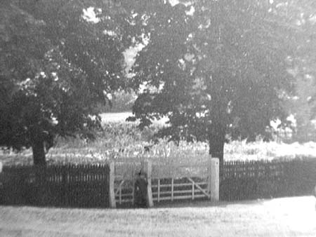 05 e1900s Wooden Gates