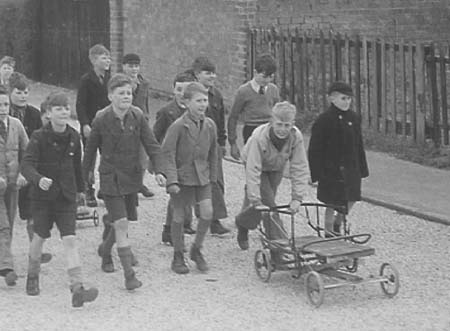 1943 Schoolboys 02