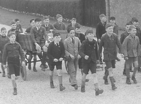1943 Schoolboys 03