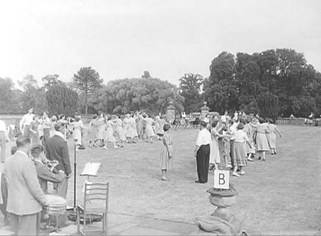 1950 Folk Dancing 06
