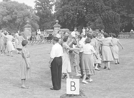 1950 Folk Dancing 07