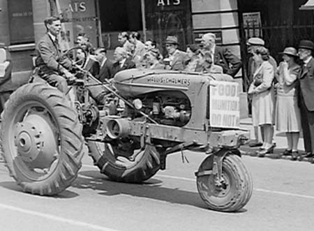 Farming Parade 28 1943