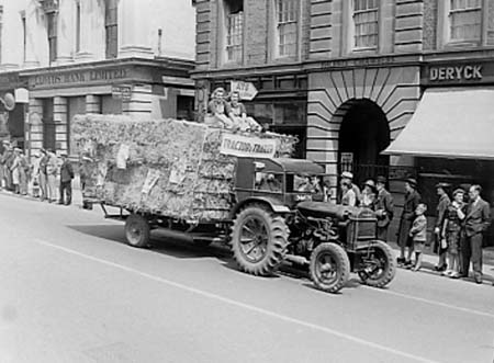 Farming Parade 38 1943
