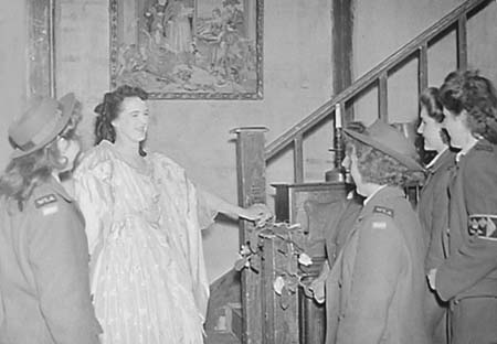 Theatre Visit 03 1946