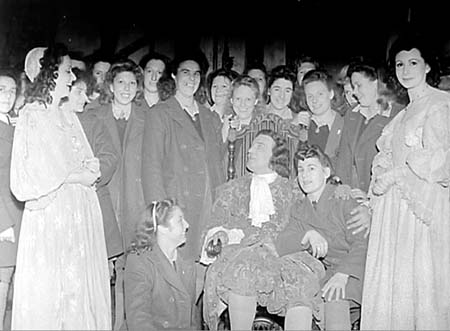 Theatre Visit 09 1946