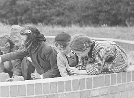 1948 Children Playing 02