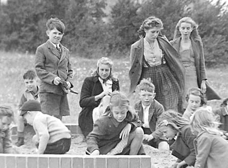 1948 Children Playing 07