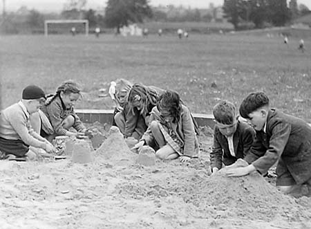 1948 Children Playing 09