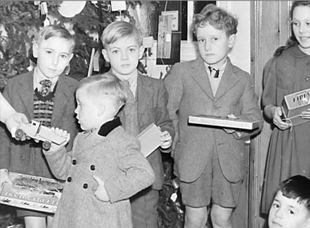 1948 Christmas Party 04