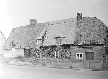 1954 Thatched Cottages 01