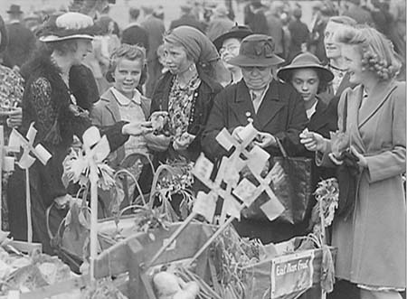 1943 Forces Fundraising 04