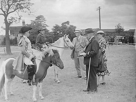 1943 Forces Fundraising 07