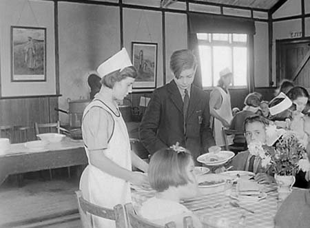 1943 School 05