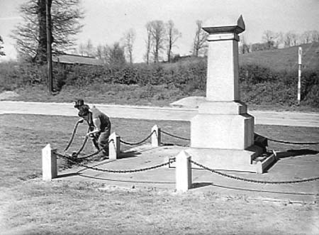 1943 War Memorial 03