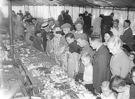 1944 Bank Holiday 01