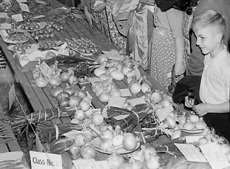 1944 Bank Holiday 02