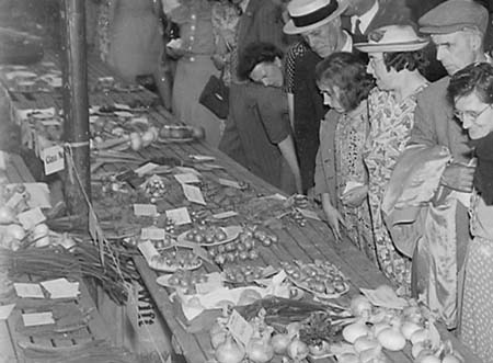1944 Bank Holiday 03