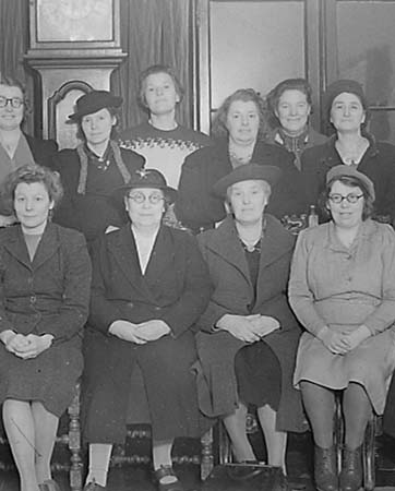 1945 WVS Group 03