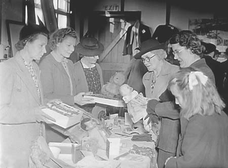 1946 Indoor Sale 04