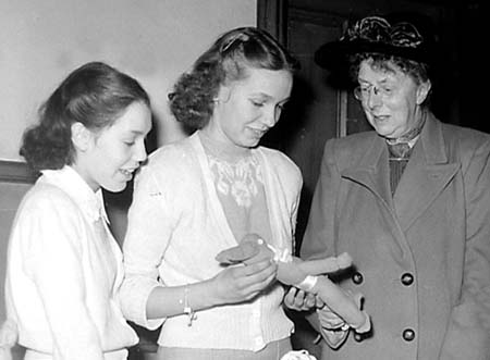 Bazaar 1950 03