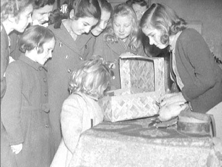 Xmas Fair 1948.3565