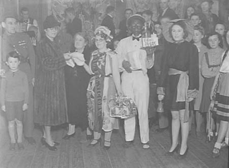 1944 Fancy Dress 05