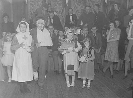 1944 Fancy Dress 08